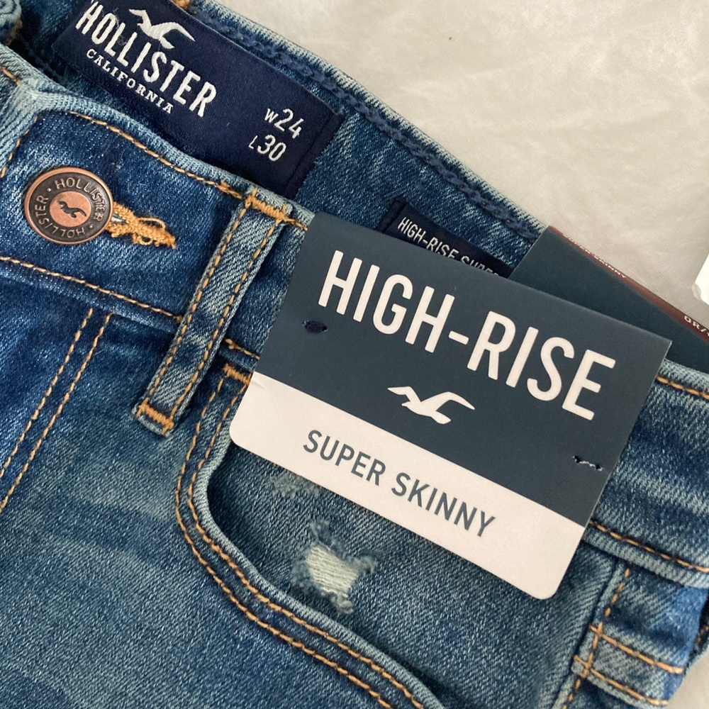 NWT Hollister high- rise super skinny jeans